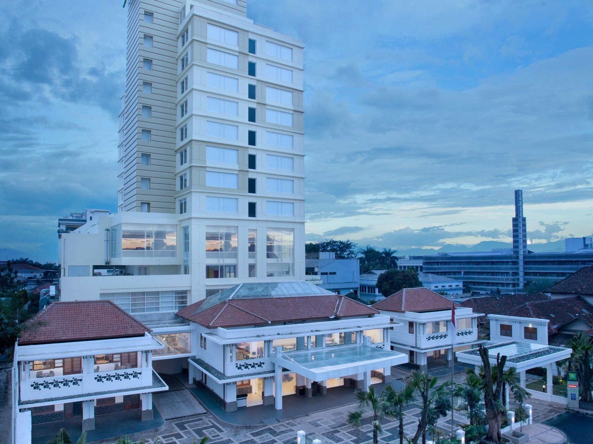 Kimaya Braga By Harris 4*